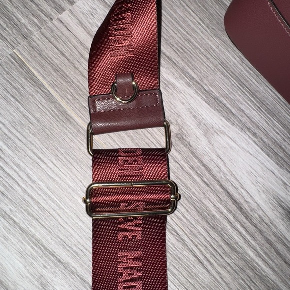 Steve Madden Small Burgundy Crossbody/ Hand Purse NWT! - Picture 3 of 7
